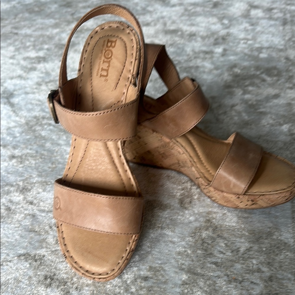 Born sandals